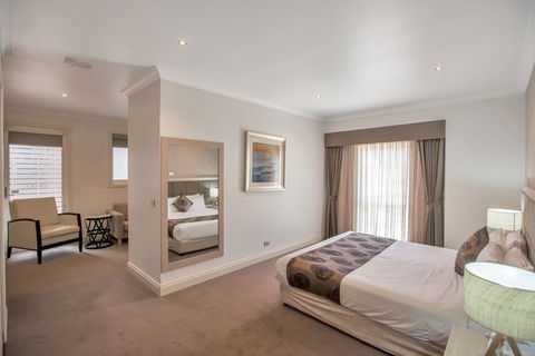 Century Inn - Accommodation Directory 3