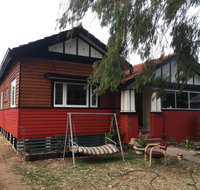Character 1940s Property - Accommodation Directory