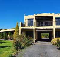 Chateau Bass - Accommodation Directory