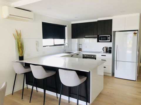 CHELSEA BY THE SEA - 2 BED APART - WALK TO BEACH - Accommodation Directory 3