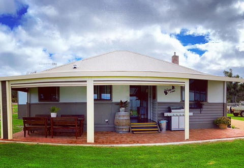 Chesterfarm And Stables - Accommodation Directory 3