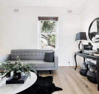 Chic Woollahra Pied--Terre with Parking - Accommodation Directory