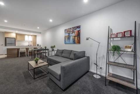 CITY APARTMENT And FREE CITY TOUR BUS NEARBY - Accommodation Directory 3