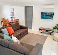 City Center - Modern 2-Bedroom Apartment - Accommodation Directory