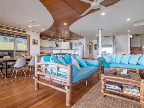 Claytons 10 - Accommodation Directory 3