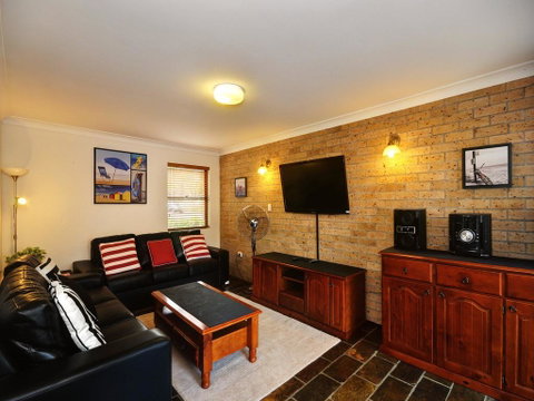 Close To The Main Surf Beach - Accommodation Directory 0