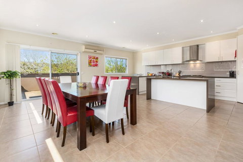 CLOUD NINE - ROSEBUD - Accommodation Directory 1