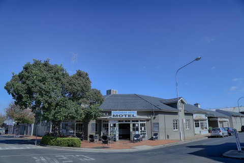 Coachman Hotel Motel - Accommodation Directory 1