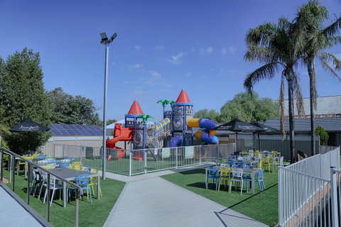 Coachman Hotel Motel - Accommodation Directory 3