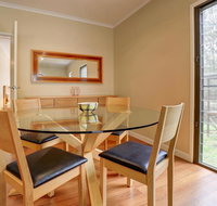 Cockatoo Hideaway - Accommodation Directory
