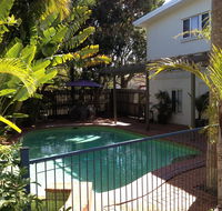 Coconut Palms On The Bay - Accommodation Directory