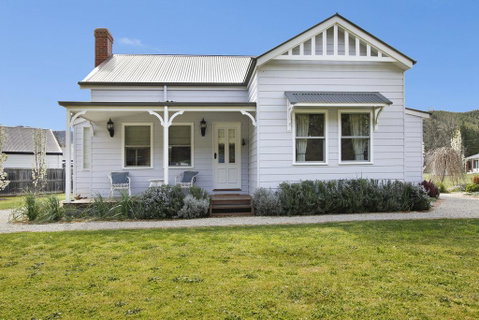 Collins Cottage - Accommodation Directory 0