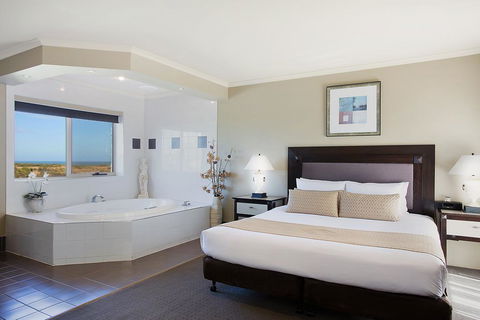 Comfort Inn On Raglan - Accommodation Directory 0