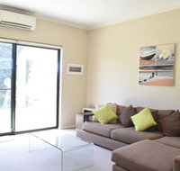 Comfortable 2 Bedroom Unit With Garden - Accommodation Directory