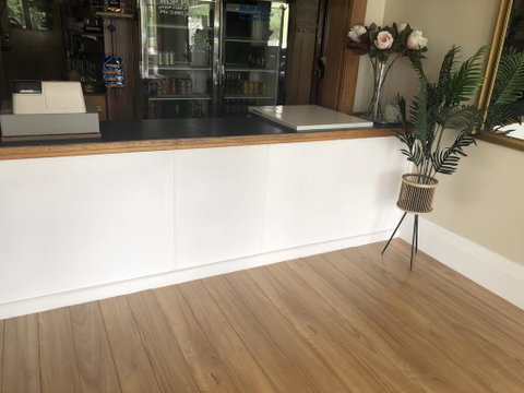 Commercial Hotel - Accommodation Directory 1