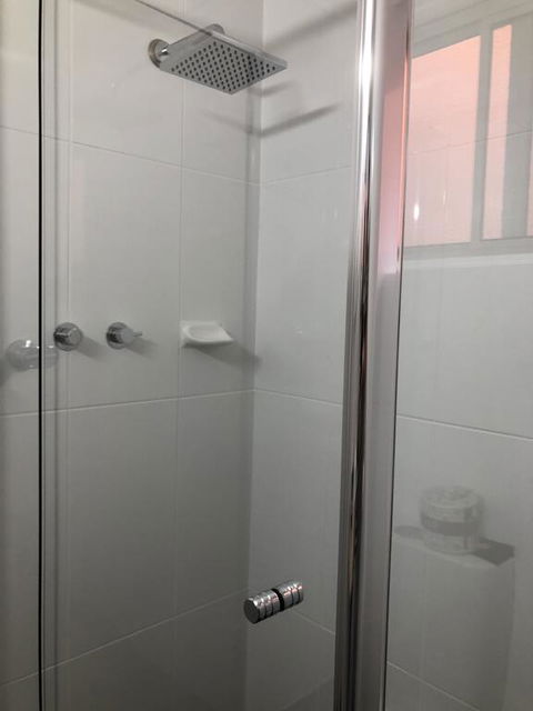 Commodore Motor Inn - Accommodation Directory 1