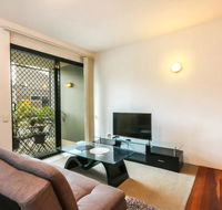 Contemporary 1 Bedroom Teneriffe Apartment with Pool and Gym - Accommodation Directory
