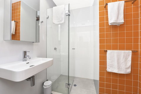 Contemporary Brand New Central Located Studio - Accommodation Directory 2