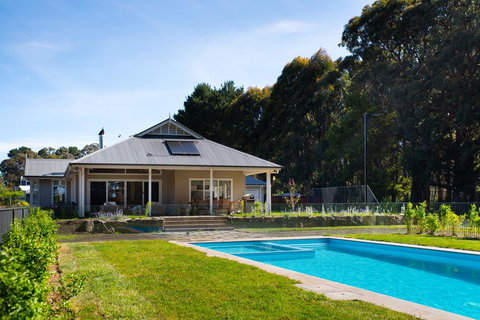 Cooinda - Accommodation Directory 0