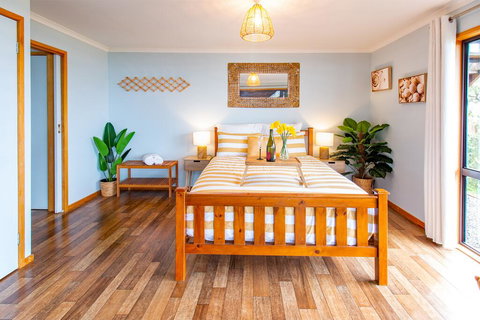Coota Views Unit - Accommodation Directory 0