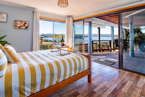 Coota Views Unit - Accommodation Directory 1