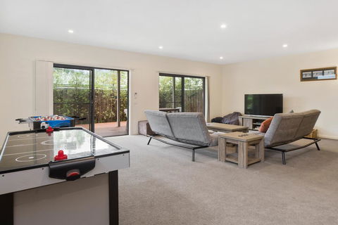 Cootamundra - Accommodation Directory 3