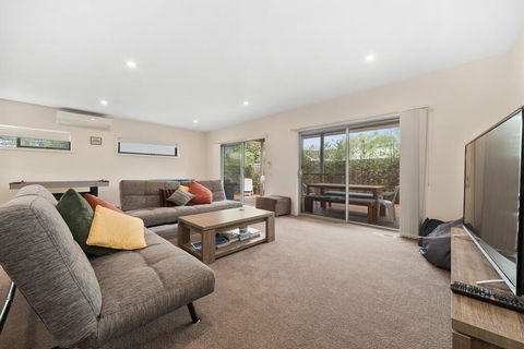 Cootamundra - Accommodation Directory 0