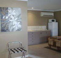 Cosmos Country Motor Inn - Accommodation Directory