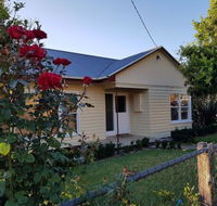Cottage on Main - Accommodation Directory