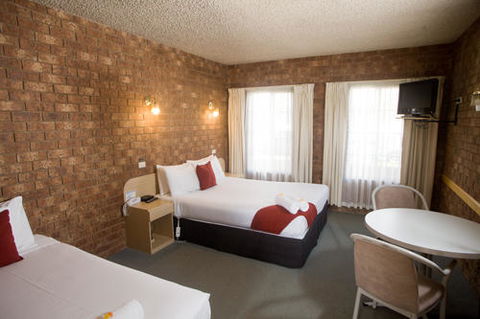 Courtyard Motor Inn - Accommodation Directory 2