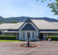 Cowley House - stunning entertainer views pool - Accommodation Directory