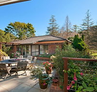 Craigdarroch Courtyard Cottage 22 Bartle Road - Accommodation Directory