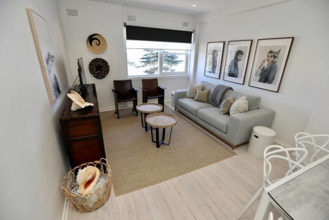 D'Luxe Designer Den Bondi-Ocean View Apartment - Accommodation Directory 3