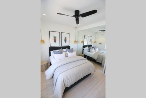D'Luxe Designer Den Bondi-Ocean View Apartment - Accommodation Directory 2