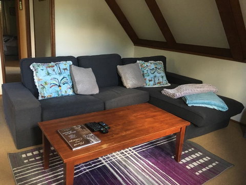 Dancing Waters Cottage - Accommodation Directory 1
