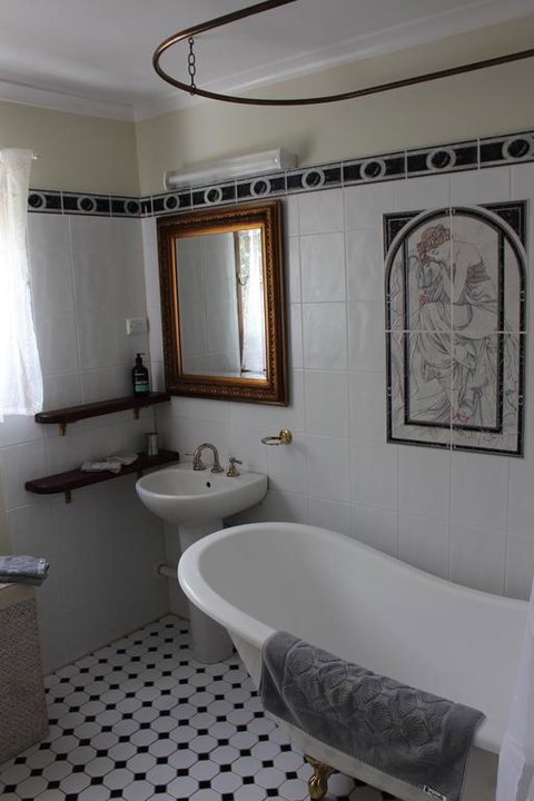 Dancing Waters Cottage - Accommodation Directory 3