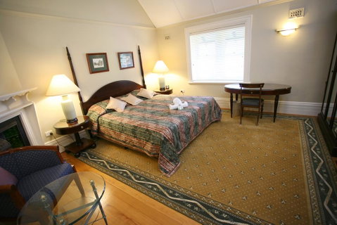 Darcy's Hotel - Accommodation Directory 3