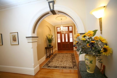 Darcy's Hotel - Accommodation Directory 0