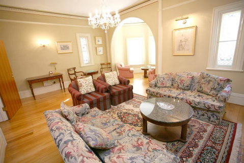 Darcy's Hotel - Accommodation Directory 2