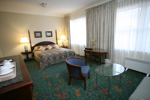 Darcy's Hotel - Accommodation Directory 1