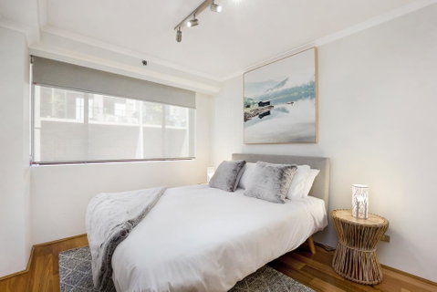 Darlinghurst One Bedroom Modern Self-Contained Apartment With Parking - Easy Access To Sydney CBD (45 PEL) - Accommodation Directory 2