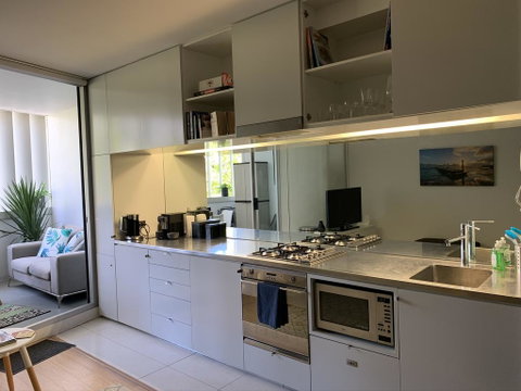 Darlinghurst Spacious Apartment With Balcony And Pool With Harbour Views - Accommodation Directory 1