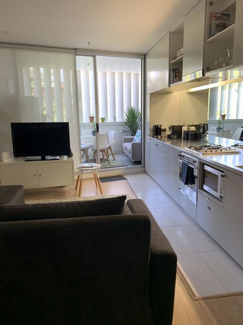 Darlinghurst Spacious Apartment With Balcony And Pool With Harbour Views - Accommodation Directory 3