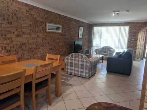 DAVIES STREET 3/14 MOLLYMOOK - Accommodation Directory 1