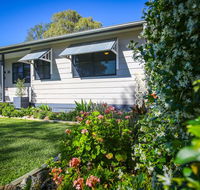 Dell-Lee Cottage - Accommodation Directory
