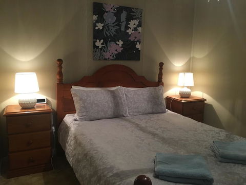 Desert Flower Cottages On Wolfram St - Accommodation Directory 0