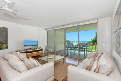 DIRECT BEACH ACCESS - 3 BED APART - CABARITA BEACH - Accommodation Directory 1
