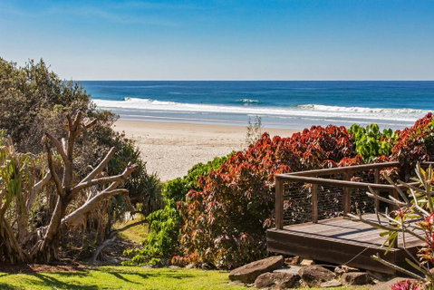 DIRECT BEACH ACCESS - 3 BED APART - CABARITA BEACH - Accommodation Directory 0