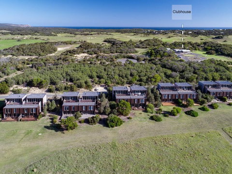 DREW Golfers Delight Close To St Andrews Beach - Accommodation Directory 2