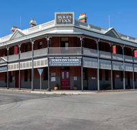 Duke's Inn - Accommodation Directory